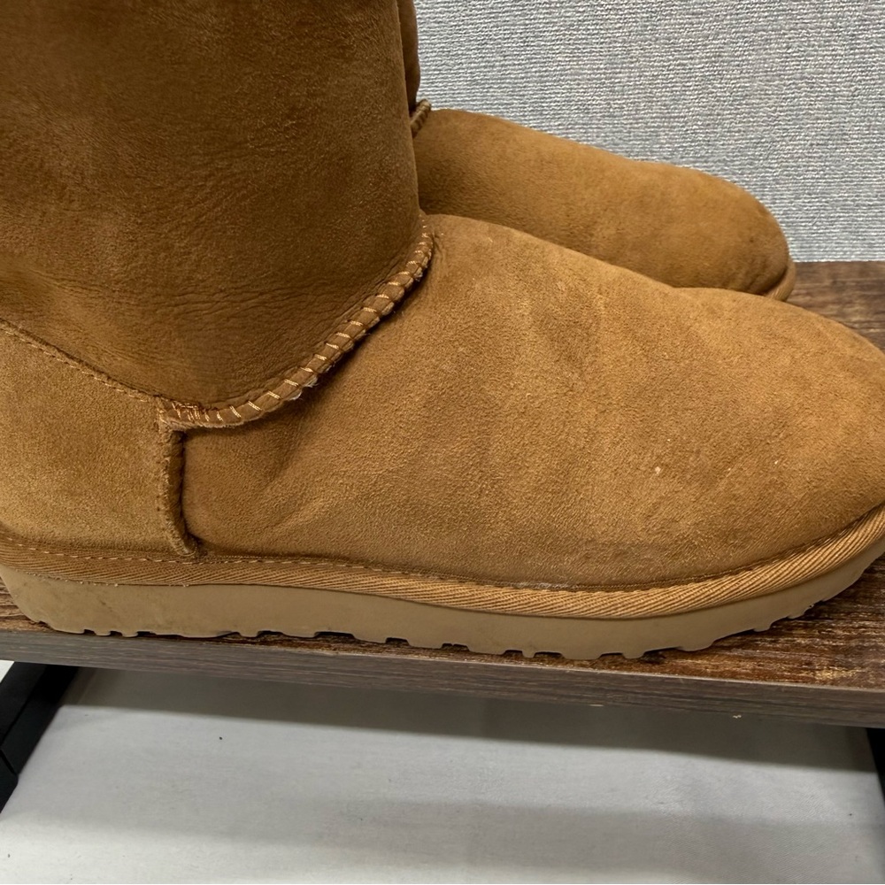 UGG Chestnut Short Suede Boot - Picture 7 of 8